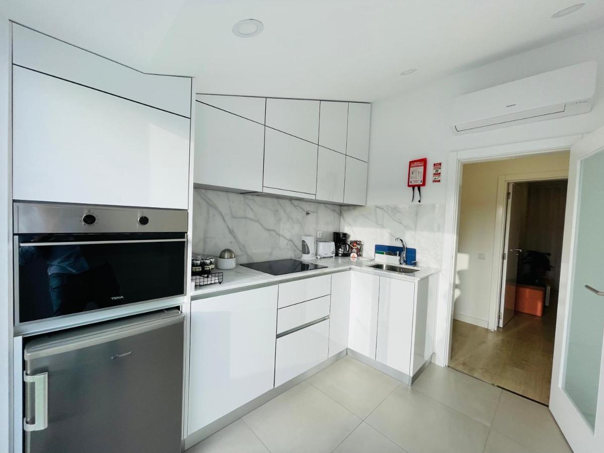 Central Tiled Apartment Авиеро Екстериор снимка