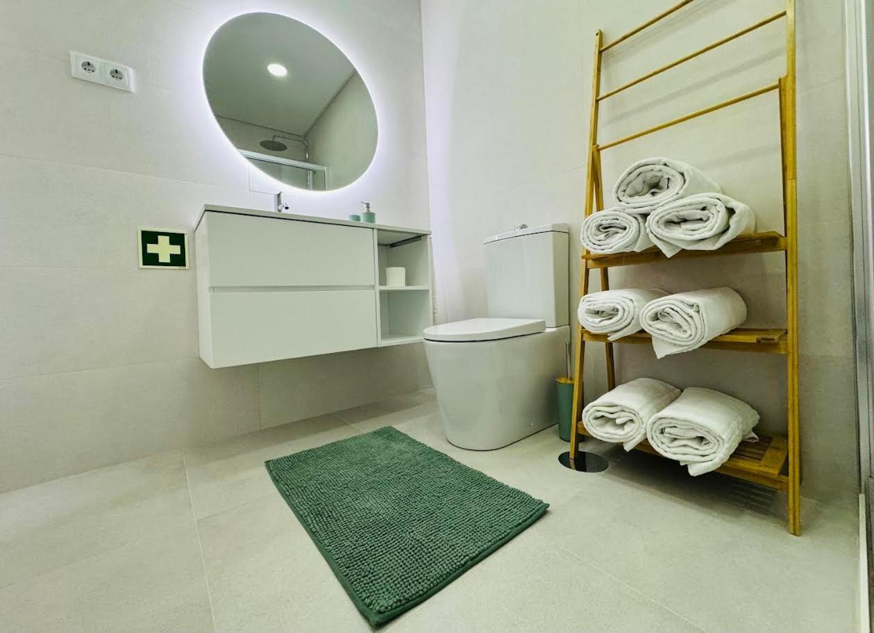 Central Tiled Apartment Авиеро Екстериор снимка